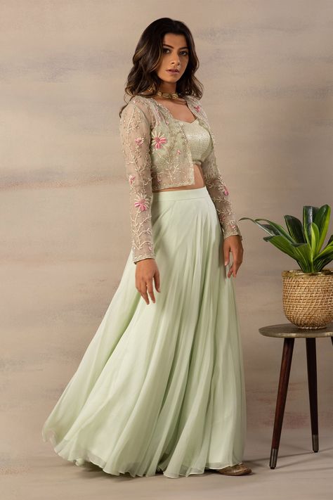 Shop for these amazing collections of Green Organza Blouse: Sweetheart Neck; Embroidered And Lehenga Set For Women by Anupraas by Nishant and Rahul online at Aza Fashions. Latest Crop Top Designs For Lehenga, Organza Blouse Designs Latest, Crop Top Wedding Dress Indian, Blouse Sweetheart Neck, Latest Traditional Dresses, Indian Outfits Modern, Haldi Jewellery, Lengha Blouse Designs, Jacket Lehenga