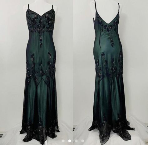 Purple Gothic Prom Dress, Grunge Dress Formal, 90s Prom Dress Grunge, Gothic Prom Dress, 90s Prom Dress, Green Evening Gowns, Prom Dress Inspo, Beaded Evening Gowns, Emerald Dresses