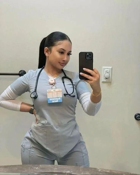 Baddie In Scrubs, Scrub Fits, Nursing Lifestyle, Nurse Barbie, Nurse Outfit Scrubs, Nurse Pics, Nurse Aesthetic, Nurse Inspiration, Scrubs Outfit