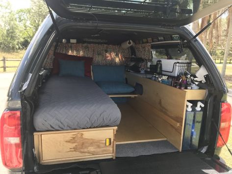 Bil Camping, Pickup Trucks Camping, Truck Living, Kangoo Camper, Minivan Camper Conversion, Suv Camper, Rv Camping Checklist, Auto Camping, Minivan Camping