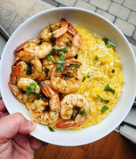 Tube Polenta Recipe, Shrimp And Polenta, Spinach And Bacon, Baked Polenta, How To Cook Polenta, Polenta Cakes, Polenta Recipes, Creamy Polenta, Shrimp And Grits