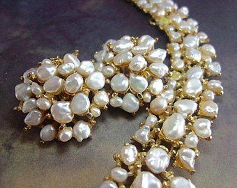 Moti Earrings, Simple Pearl Pendant, Pearl Jewlery, Pearl Jewelry Design, Pearl Jewels, Pearl Necklace Designs, Vintage Jewelry Sets, Indian Jewellery Design Earrings, Pearl Necklace Set