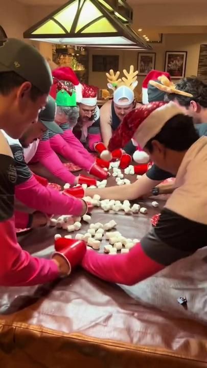 Marshmallow Game, Marshmallow Games, Christmas Eve Games, Party Games Christmas, Elf Ideas Easy, Elf Games, Xmas Games, Eve Game, Fun Christmas Party Games