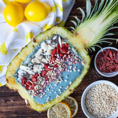 Blue Coconut Lemon Smoothie Bowl - Amber Approved Lemon Smoothie Bowl, Super Thick Smoothie Bowl, Thick Smoothie Bowl, Vegan Smoothie Bowl Recipes, Thick Smoothie, Lemon Smoothie, Spirulina Smoothie, Acai Bowls Recipe, Vegan Smoothie Bowl