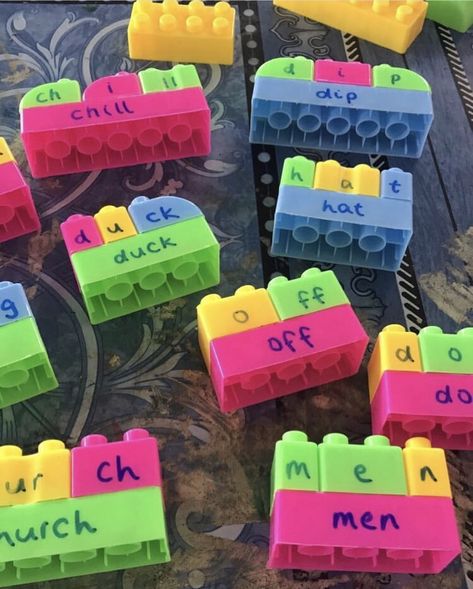 Phoneme Segmenting Activities, Segmenting Activities For Kindergarten, Using Legos To Teach Reading, Phonemes Activities Preschool, Synthetic Phonics Activities, Phonics Sensory Activities, Grade 1 Phonics Activities, Sen Phonics Activities, Lego Literacy Activities