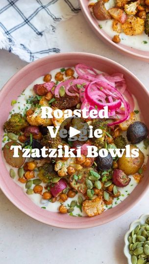 Tzatziki Bowl Vegetarian, Tzatziki Bowls, Insuline Resistance, Delicious Vegetarian Meals, Fall Salads, Simple Dinners, Buddha Bowls, Veggie Delight, Autumn Salad