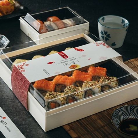 At our factory, we blend tradition with innovation to create stunning sushi box packaging that not only preserves freshness but also elevates presentation. Whether it’s a simple takeout order or a deluxe sushi platter, our custom boxes are designed to impress from the moment they’re opened. Visit our website to explore more designs! https://pakoro.com/ #SushiPackaging #CustomBoxes #SushiLovers #FoodBranding #EcoFriendly #PackagingDesign #SushiBox Sushi Box Packaging, Sushi Box, Sushi Platter, Food Branding, Custom Boxes, Box Packaging, Dinner Ideas, Packaging Design, Presentation