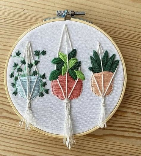 Embroidery Fashion Detail, Embroidery Stitches Tutorial, Sewing Embroidery Designs, Hand Embroidery Art, Hand Embroidery Stitches, Embroidery Hoop Art, Embroidery Craft, Embroidery Fashion, Hand Embroidery Patterns