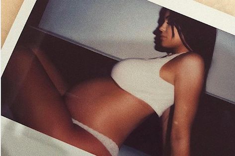 Stylizacje Kylie Jenner, Jenner Pregnant, Kylie Jenner Pregnant, Kylie Pregnant, Kylie Jenner Fotos, Celebrity Maternity Style, Baby Bump Pictures, Pregnancy Belly Photos, Cute Pregnancy Pictures