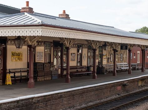 Sheffield Park Station - Bluebell Railway in Sussex Bluebell Railway, Stair Lift, Jane Taylor, Electric Train, Large Cars, East Sussex, Model Railway, Picnic Area, Sheffield