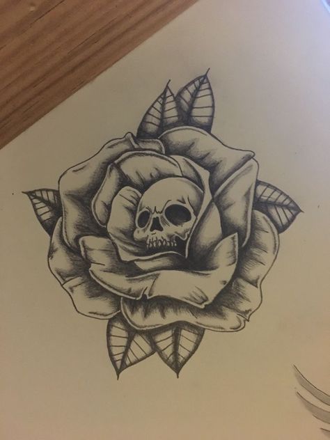 Skull Moon Tattoo, Skull And Rose Drawing, Rose Skull Tattoo, Skull And Rose Tattoo, Tattoo Drawings Sketches, A Rose Tattoo, Tato Tradisional, Rose Tattoo Meaning, Skull Rose Tattoos