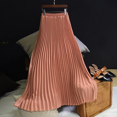 Pleated maxi skirt outfit