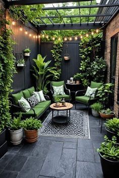 Summer Patio Aesthetic, Chic Patio Ideas, Small Cozy Patio, Moody Patio, Indoor Patio Ideas, Narrow Patio Ideas, Tiny Patio Ideas, Cozy Patio Ideas, Condo Patio