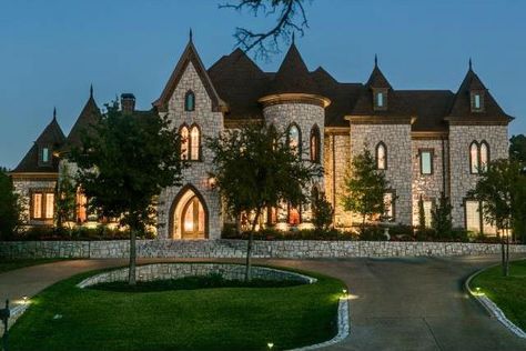 513 Coyote Rd Southlake, TX 76092 Castle Style Homes, Castle Plans, Modern Castle, Dream Mansion, 카페 인테리어 디자인, Architecture Model Making, Castle House, Modern Mansion, House Building