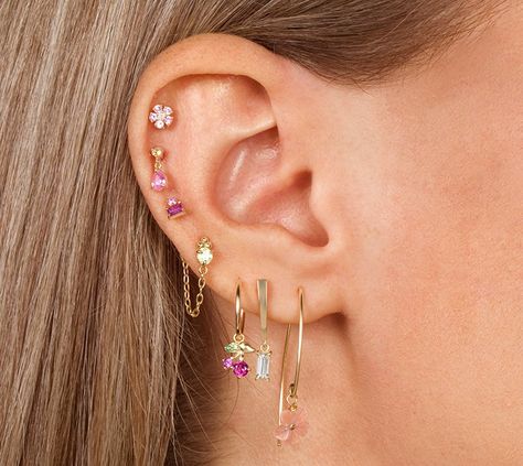 Piercing Inspiration, Ear Peircings, Grunge Looks, Types Of Ear Piercings, Snakebites, Cool Ear Piercings, Pretty Ear Piercings, Cute Ear Piercings, Multiple Ear Piercings