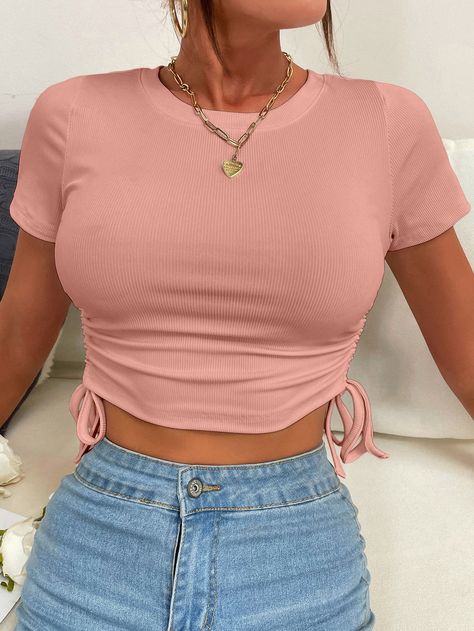 Ruched Drawstring Knot Rib-knit Crop Tee Creative Outfits, High Street Fashion, Summer Crop Tops, Crop Top Outfits, Cute Crop Tops, Cropped Tops, Short Sleeve Cropped Top, Pantalon Large, Women T Shirts