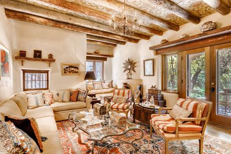 Adobe Fireplace, Painted Ceiling Beams, Adobe Style Homes, Southwestern Living Room, Santa Fe Style Homes, Western Style Decor, Santa Fe Home, Adobe House, Santa Fe Style