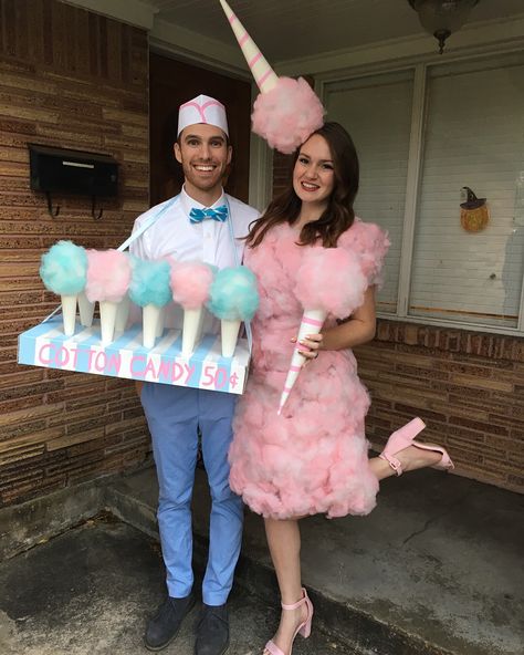 Couples Halloween costume DIY. Cotton candy and candy man. Couples Halloween Costume Diy, Halloween Kostüm Diy, Diy Cotton Candy, Candy Halloween Costumes, Cotton Candy Costume, Kostüm Diy, Funny Crafts, Meme Costume, Halloween Costumes Diy Couples