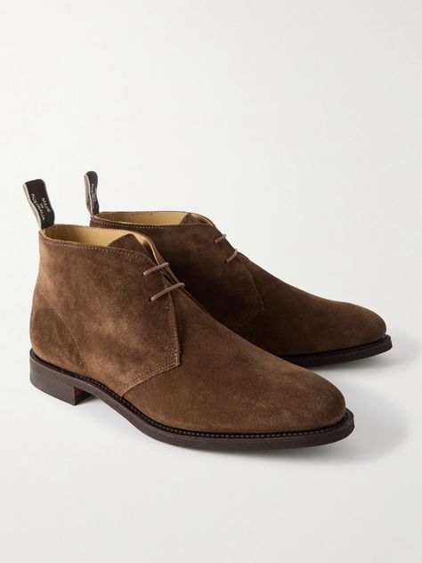 Founded in 1932, R.M.Williams handcrafts its boots at its workshop in Adelaide, Australia. Modelled after chukka styles, this 'Kingscliff' pair is made from supple suede and set on durable rubber soles. They're fitted with a branded pull tab and secure with tonal laces. Brown Chukka Boots Outfit Men, Chukka Boots Outfit, Brown Chukka Boots, Suede Shoes Men, Boots Outfit Men, Suede Chukka Boots, Suede Chukkas, Botas Chelsea, Adelaide Australia