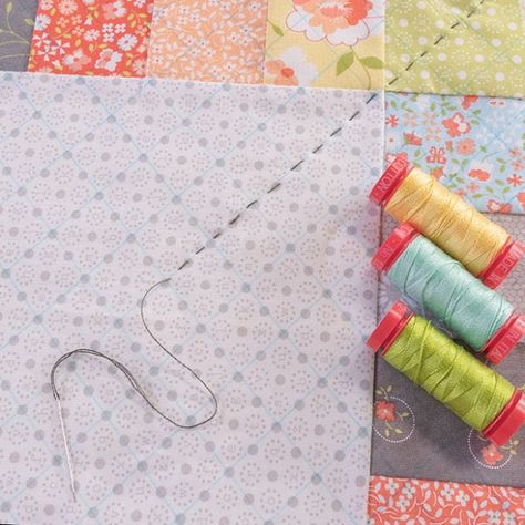 Try Big Stitch Hand Quilting with Corey Yoder - The Jolly Jabber Quilting Blog Hand Stitching Quilt Top, Big Stitch Quilting Tutorial, Large Stitch Hand Quilting, Hand Stitching Quilts, Hand Quilting Designs Templates, Big Stitch Hand Quilting Patterns, Hand Quilting Ideas, Hand Sewn Quilt For Beginners, Hand Quilting For Beginners