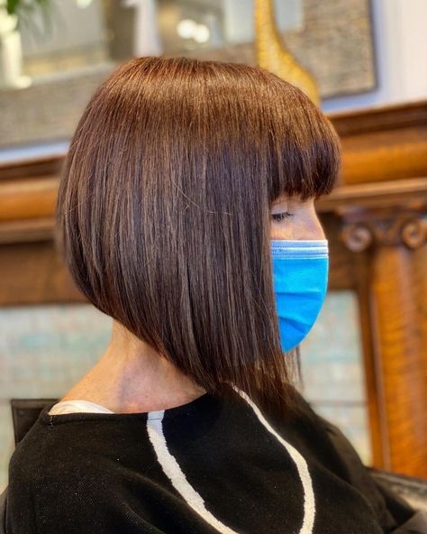 Bangs are super cool when added to bobs. But when you add bangs to an angled bob, now you've got a stylish haircut. Angled Bob With Bangs, Medium Angled Bobs, Wavy Angled Bob, Short Angled Bobs, Aline Bob, Long Angled Bob, Graduated Bob Haircuts, Angled Bobs, Angled Bob Haircuts