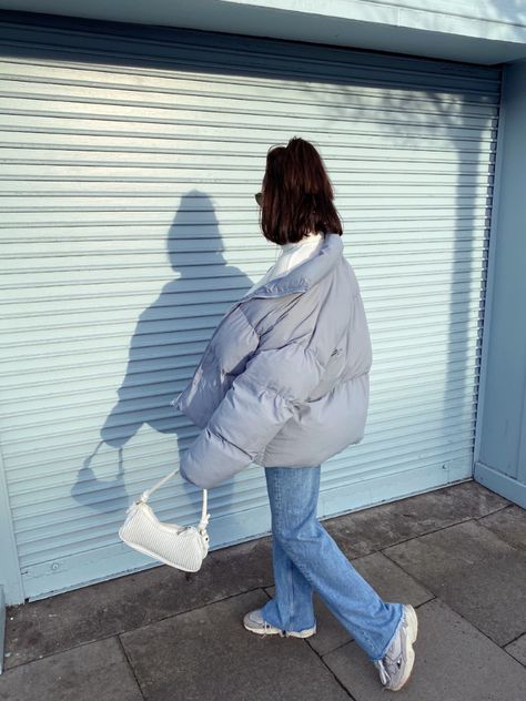 Puffed Jacket Outfit, Monochrome Outfit Blue, Puffa Jacket Outfit, Blue Monochrome Outfit, Puff Jacket Outfit, Puffed Jacket, Puffa Jacket, Blue Monochrome, Cropped Polo