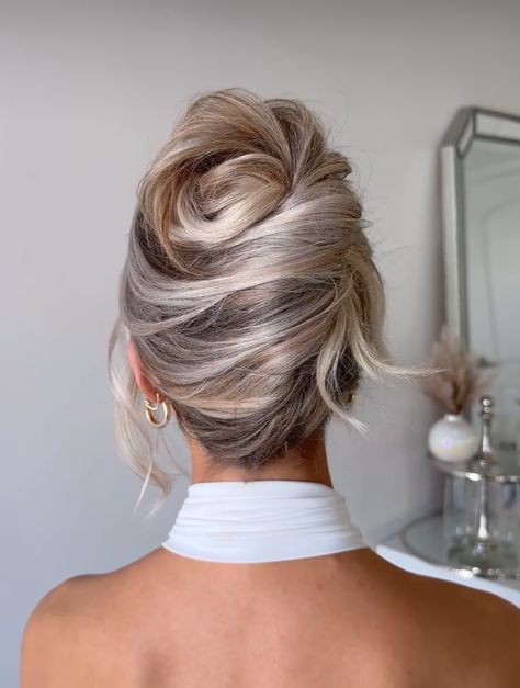 Hair Up For Party, Unique Wedding Updos, Hair For A Strapless Dress, Relaxed Updo Wedding, Bridal Shower Updo, Hair Up Styles For Prom, Bun Up Do, Glam Bridal Hair Updo, Wedding Updo Blonde