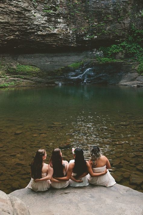 How We Spent $1.5K and Got Married under a Waterfall in Georgia https://apracticalwedding.com/cloudland-canyon-wedding/ Waterfalls In Georgia, Under A Waterfall, Budget Wedding Venue, Toccoa Falls, Wedding Checklist Budget, Cloudland Canyon, Wedding Venues In Virginia, Waterfall Wedding, Smallest Wedding Venue