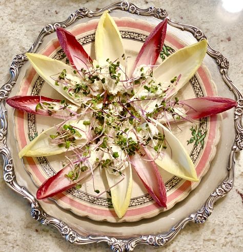 Endive Canapés Canapes Aesthetic, Endive Appetizers, Spreadable Cheese, Open Table, Mini Appetizers, Boursin Cheese, Nye Party, Hors D'oeuvres, How To Make Cheese