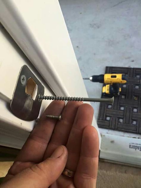 1st thing to do when moving to a new place.. replace screws in the doors to 4 inch screws..screws that come with the handle (which mostly people use when installing) will come loose with one kick from a burglar.. Smart Home Ideas, Home Security Tips, Apartment Checklist, Decor Ikea, Diy Home Security, My First Apartment, Wireless Home Security, 1st Apartment, Home Protection