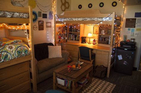 Makeup Room Ideas Decor, Triple Dorm, Biola University, Dorm Room Layouts, Makeup Room Ideas, College Dorm Room Inspiration, Dream Dorm Room, Dorm Room Styles, Dorm Design