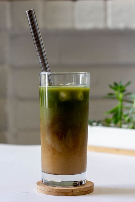 Why have 2 shots of espresso when you could do 1 shot of espresso and mix it up with a dash of matcha? Mmmm. #coffee #espresso #matcha Matcha Coffee Recipe, Matcha Espresso, Espresso Drink Recipes, Matcha Drink Recipes, Espresso Drink, Matcha Milk, Coffee Jelly, Frozen Coffee, Matcha Drink