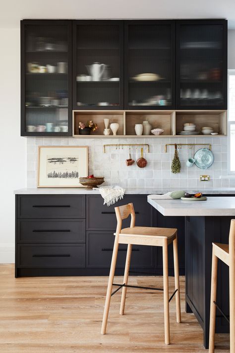 Modern Black Cabinets with White Zellige Tile Backsplash Wood cabinets are the classic features for midcentury kitchens but you can also catch the midcentury flair with black cabinets and create a modern aesthetic! Black Shaker Cabinets, Kitchen Joinery, Black Backsplash, Elegant Kitchen Design, Summer Hill, Joinery Design, White Shaker Cabinets, Shaker Kitchen Cabinets, Flat Panel Cabinets