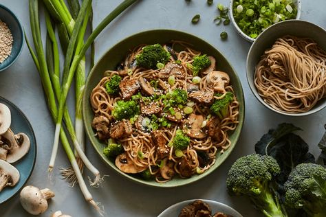 Honeygrow Copycat Recipe Stir Fry, Honeygrow Copycat Recipe, Whole Wheat Noodles, Sesame Noodles, Garlic Noodles, Simple Meals, Stir Fry Sauce, Garlic Fries, Restaurant Concept