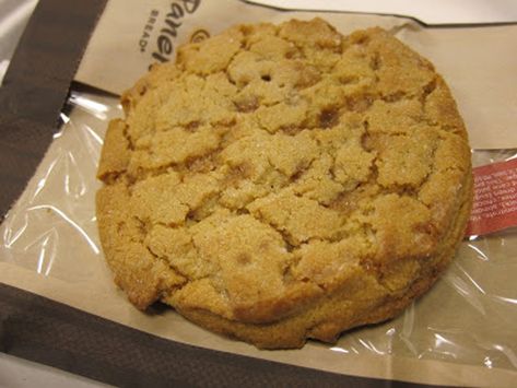 Review: Panera Bread - Peanut Butter Dream Cookie | Brand Eating Panera Cookie Recipe, Dream Cookies Recipe, Copycat Panera Bread, Dream Cookies, Toffee Cookie Recipe, Copycat Panera, Cookies Branding, Toffee Cookies, Food Chains