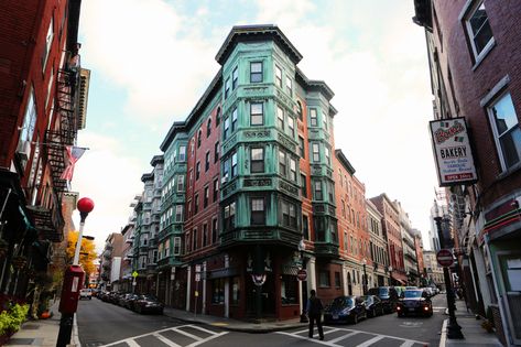 Street Corner in Boston, Massachusetts image - Free stock photo - Public Domain photo - CC0 Images Boston North End, Boston Street, Boston Things To Do, Boston Common, Tall Buildings, Boston Strong, Old Orchard, Concrete Building, City Street