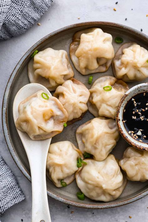 Homemade Soup Dumplings, Xiao Long Bao Recipe, Bao Recipe, Homemade Dumplings Recipe, Vegan Dumplings, Xiao Long Bao, Pork Dumplings, Soup Dumplings, Frozen Dumplings