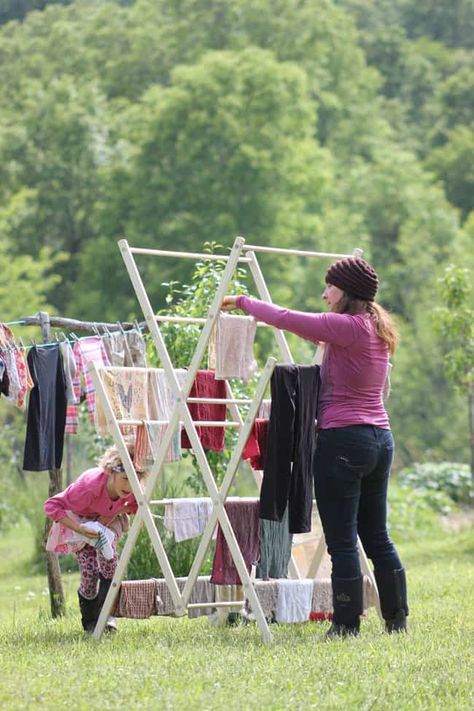 Cleaning Naturally, Off Grid Homestead, Shtf Survival, Off Grid Cabin, Clothes Drying, Green Power, Solar Panel System, Diy Solar, Doing Laundry