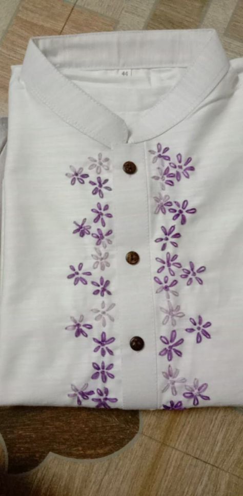 Embroidery Simple Design, Yoke Embroidery, White Kurti, Embroidery Simple, Basic Hand Embroidery, Embroidery Kurti, Simple Dress Casual, Embroidery Patterns Flowers, Basic Hand Embroidery Stitches