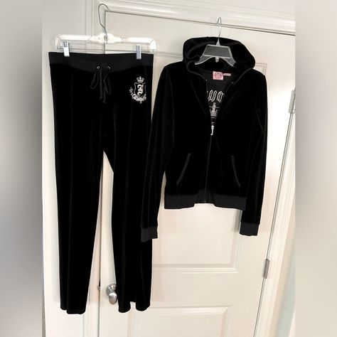 This Is Very Sexy Set Tracksuit In Black And White Color, Only Worn Once Like Brand New In Excellent Condition . Top Size : L /Us:6 Bottom Size: S /Us:6 Mens Indowestern Outfits, Mens Engagement Outfits, Indowestern Outfits Wedding, Black Juicy Couture Tracksuit, Engagement Outfits Indian, Indowestern Outfits, Italy Vacation Outfits, Y2k Tracksuit, Juicy Tracksuit