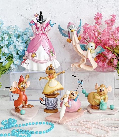 Cinderella Figurines, Princess Nursery Theme, Cinderella Room, Cinderella Quinceanera Themes, Cinderella Collection, Cinderella Art, Disney Princess Toddler, Alice In Wonderland Drawings, Disney Bedrooms