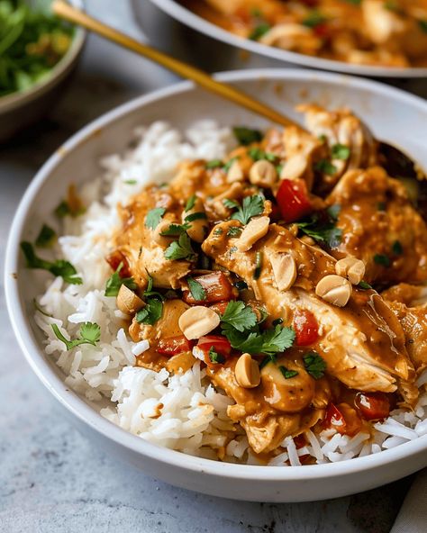 Slow Cooker Peanut Chicken, Chicken Stir Fry With Rice, Rice Aesthetic, Peanut Chicken Recipe, Stir Fry With Rice, Chili Garlic Paste, Chicken Over Rice, Stir Fry Rice, Peanut Chicken