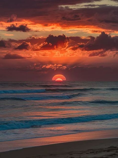 Sunrises And Sunsets | Breathtaking View | Facebook Beautiful Sky Pictures, Sunset Pretty, Sunrises And Sunsets, Sunrise Pictures, Sunset Rose, Beautiful Ocean Pictures, Scenic Photography, Sky Pictures, Look At The Sky