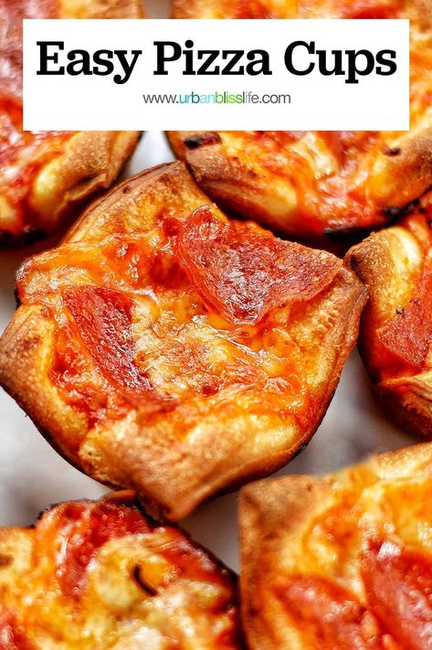 Easy Pepperoni Pizza, Pepperoni Pizza Bites, Pizza Cups, Biscuit Pizza, Pizza Appetizers, Pizza Dinner, Pizza Recipes Easy, Quick Appetizers, Pizza Bites