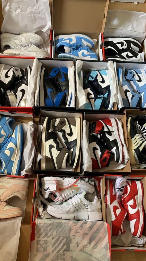 Sneakers Guide, Sneakerhead Room, Pretty Sneakers, Shoe Room, Shoe Wall, Cheap Jordan, Pretty Shoes Sneakers, All Nike Shoes, Shoes Outfit Fashion