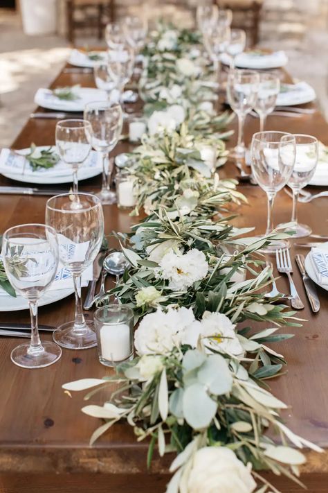 Rustic Italy Wedding, Backdrop At Wedding, Wedding Bouquet With Olive Branches, Olive Garland Wedding Table, Olive Garland Wedding, Simple Greek Wedding, Rustic Luxury Wedding, Olive Branches Table Decor, Olive Branch Wedding Table