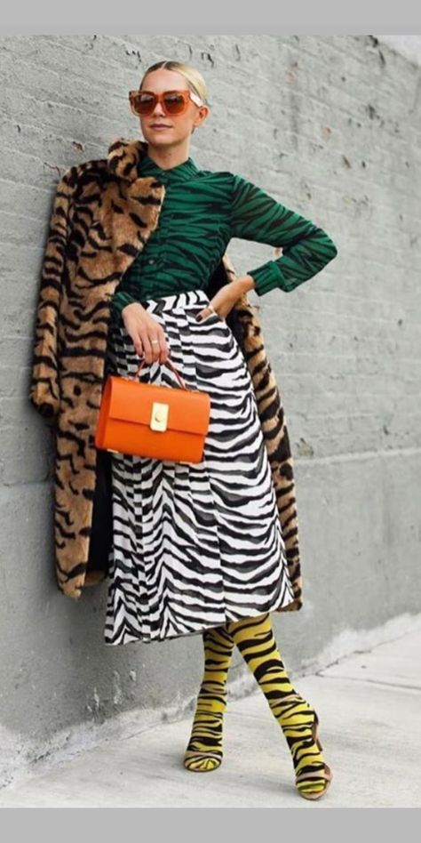 Zebra Print Skirt, Blair Eadie, Eccentric Style, Atlantic Pacific, Hijab Look, Animal Print Fashion, Fashion Sites, Fall Coat, 가을 패션