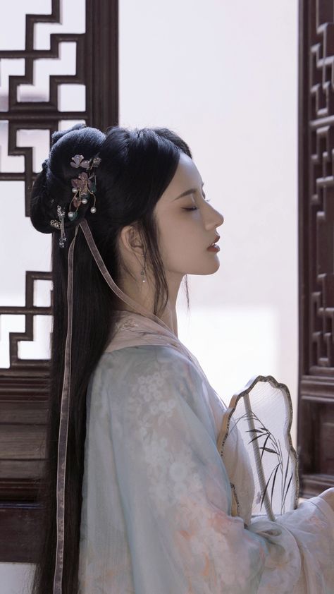 Ancient Japanese Hairstyles, Chinese New Year Hairstyle, Traditional Japanese Hairstyle, Traditional Asian Hairstyles, Chinese Traditional Hairstyles, Japanese Hairstyle Traditional, Traditional Chinese Hairstyle, Ancient Chinese Hairstyles, Hanfu Hair