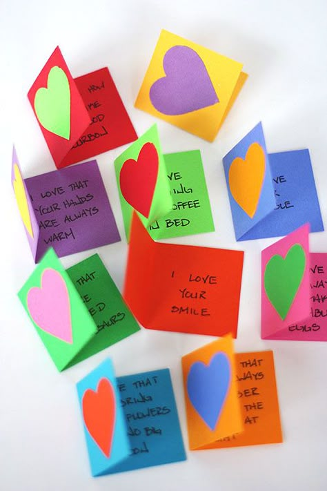 3 Valentine's Day treasure hunts-darling ideas Cute Small Card Ideas, Small Cards Ideas, Valentines Notes, Cute Valentines Card, Adult Valentines, Treasure Hunts, Valentine Greeting Cards, Valentines Card, Diy Gifts For Boyfriend