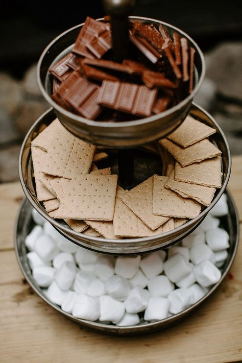 Smores Table, Smores Bar Party, Smores Wedding, Bonfire Wedding, Midnight Wedding, Smores Station, Fresh Popcorn, Wedding Snacks, Woods Wedding